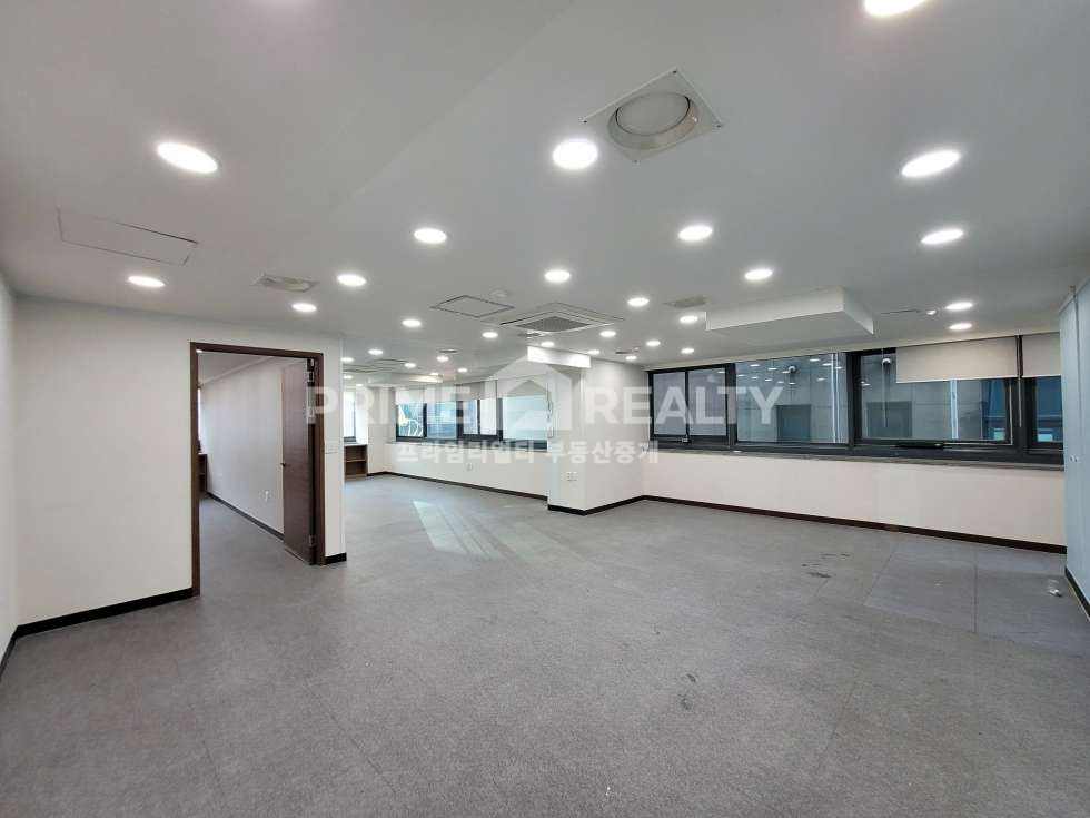 서울 강남구 대치동 삼성역 역세권 사무실 임대 홀 + 룸1 강남사무실임대 즉시입주 대치동 월세 매물번호 10895 사진 2
