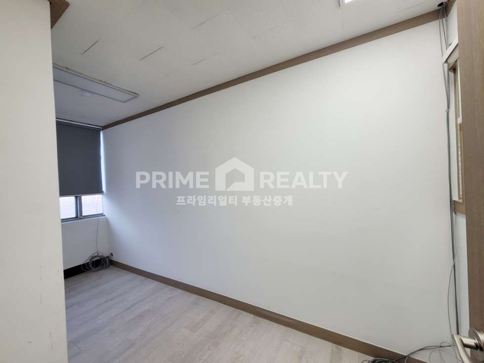 서울 강남구 대치동 삼성역 인근 2층 사무실 임대 전용 약 65평 룸5 홀 구성 자주식 주차 4대 편리 강남사무실임대 월세 매물번호 10891 사진 7