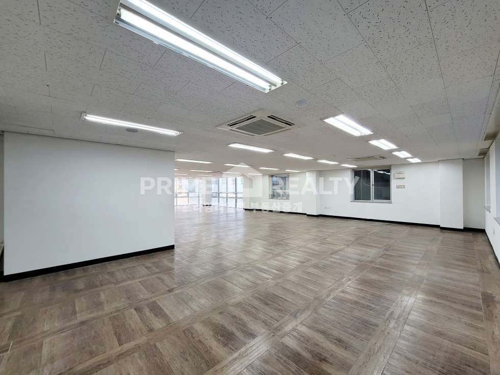 서울 강남구 대치동 선릉역 인근 이면도로 3층 사무실 전용 약 55평 내부 남녀분리 화장실 월세 매물번호 10888 사진 4