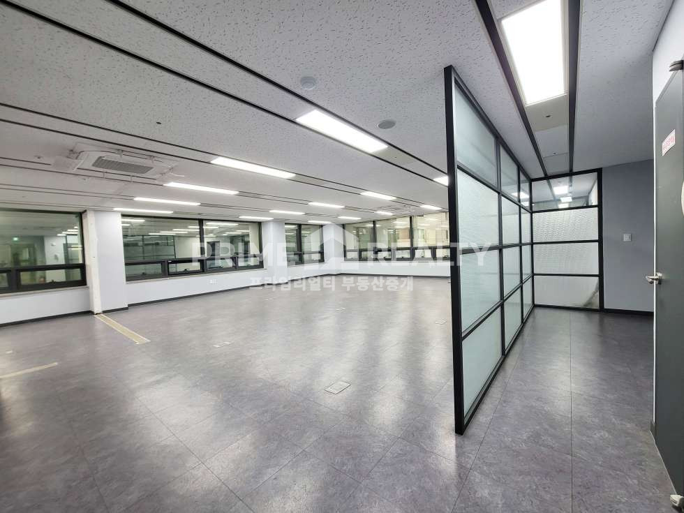 서울 강남구 역삼동 역삼동 강남역 도보 6분 5층 사무실 임대 전용 약 50평 룸2 즉시입주 강남사무실임대 월세 매물번호 10878 사진 2