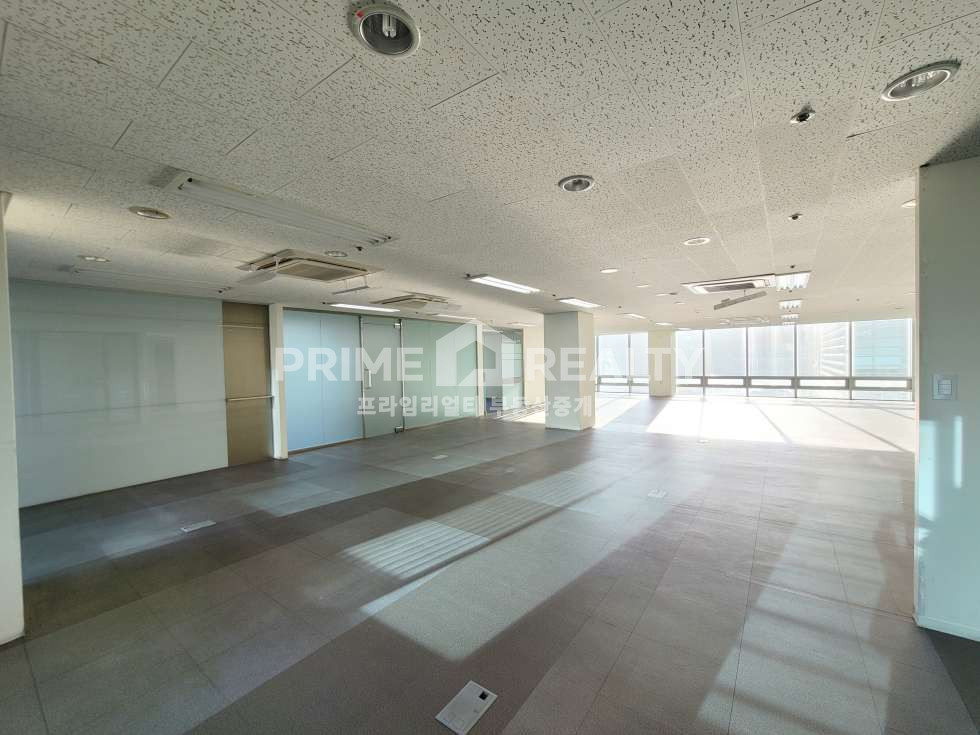 서울 강남구 역삼동 역삼동 대형 사무실 임대 업무홀+글라스룸5+탕비실 역삼역 2분 주차1대 강남사무실임대 태헤란로 월세 매물번호 10863 사진 4