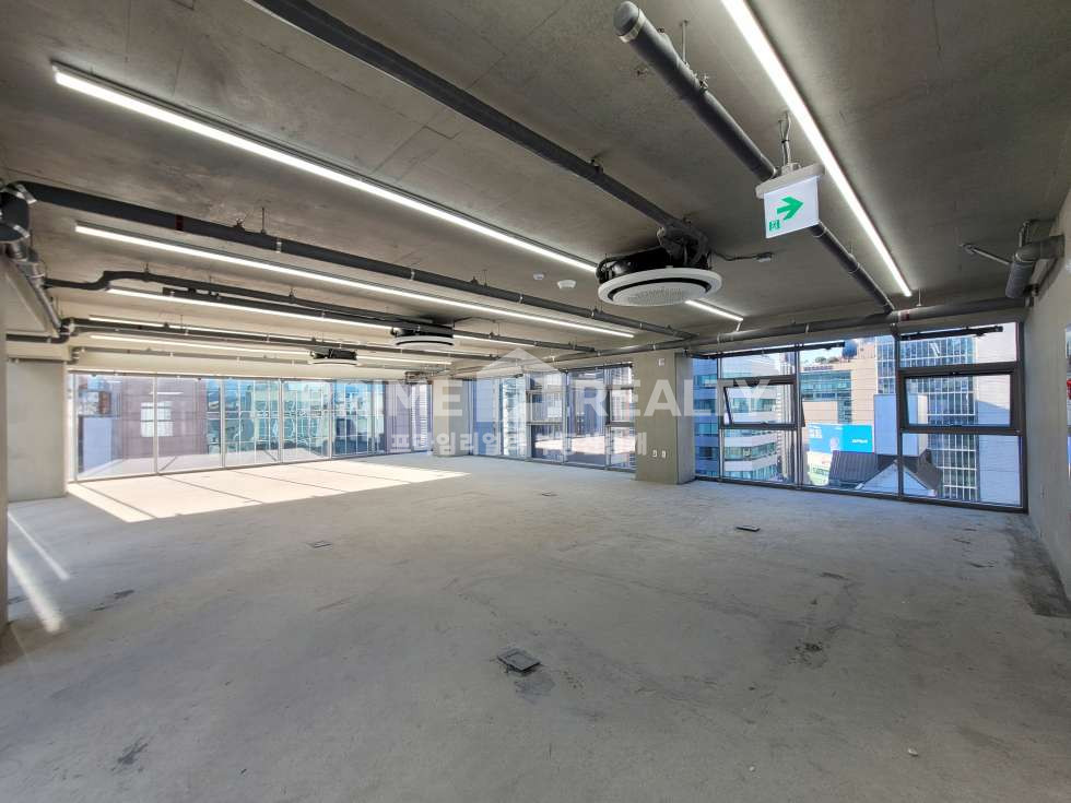 서울 강남구 역삼동 강남역 도보 1분 │ 2025년 신축 14층 고층 오피스 임대 GBD핵심입지 브랜드 기업 추천│강남사무실임대 월세 매물번호 10752 사진 1