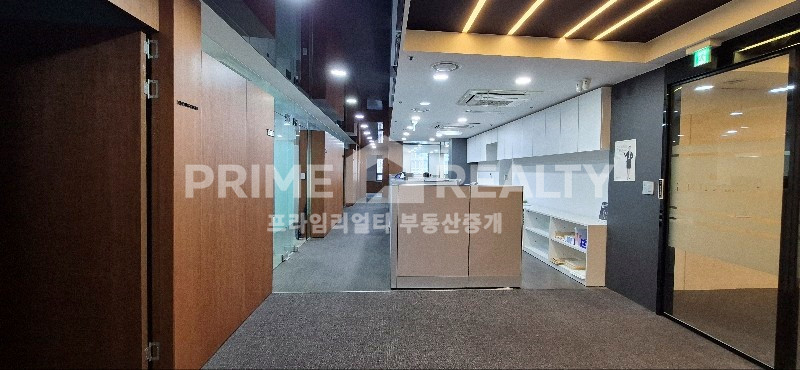 서울 강남구 역삼동 강남역 도보 3분 │ 전용 70평 법무·회계법인 추천 월세 매물번호 10749 사진 2