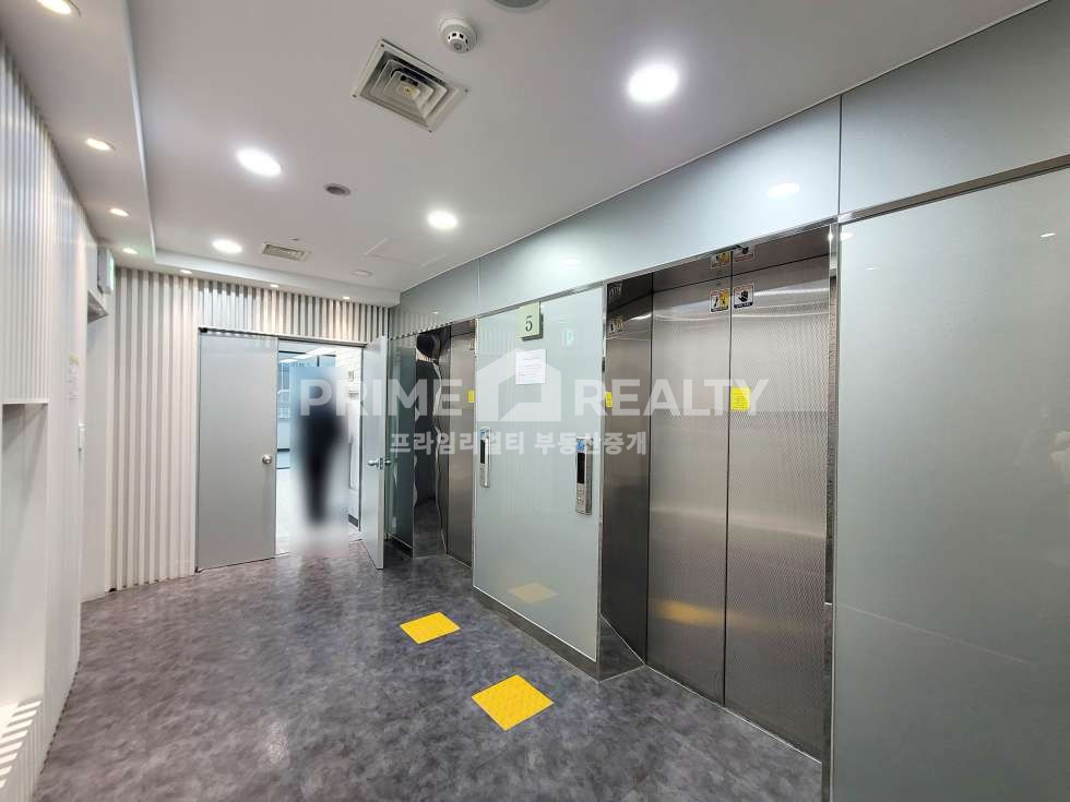 서울 강남구 역삼동 역삼역 테헤란로 │ 글래스룸 5개 인테리어 완비 80평 사무실 강남 오피스 임대 월세 매물번호 10743 사진 9