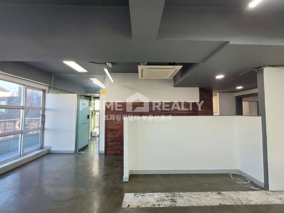서울 강남구 신사동 신사동 사무실 임대 · 룸3개 인테리어 · 자주식 2대 · 전용 40평 강남사무실임대 신사역 사무실 월세 매물번호 10656 사진 2