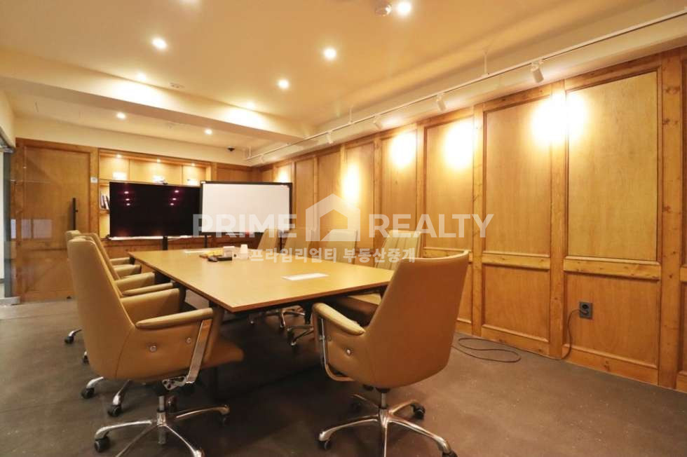 서울 강남구 논현동 논현동 학동사거리 인근 · 룸5 구성 강남구청역 프리미엄 사무실 즉시입주 강남사무실임대 월세 매물번호 10650 사진 5