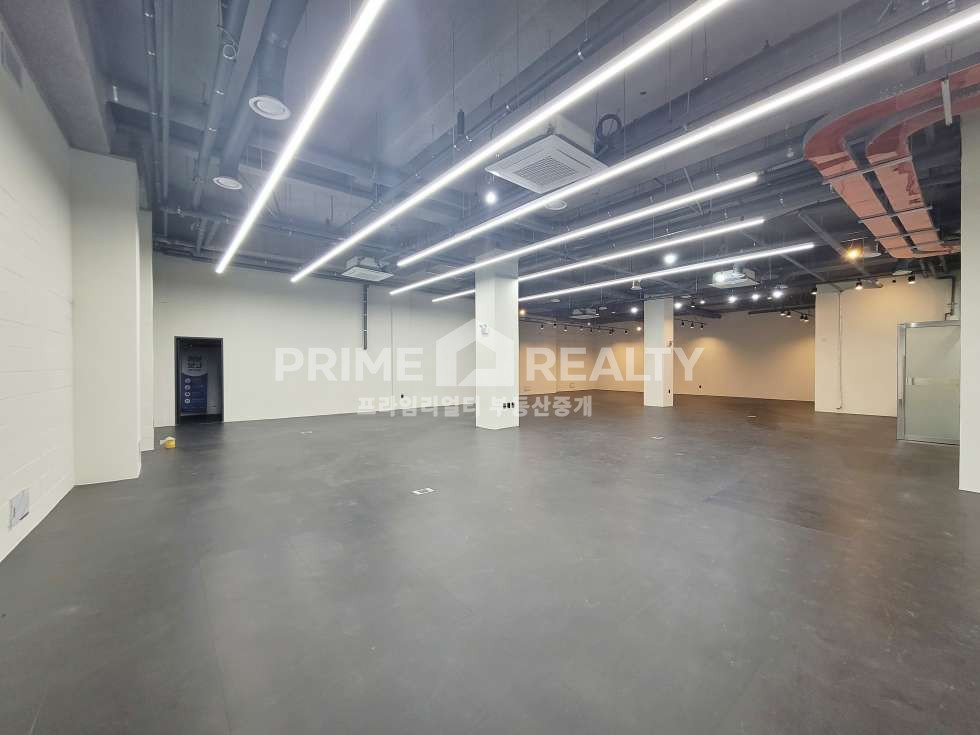 서울 강남구 신사동 트렌디 감성 공간 층고 높은 신축 , 전시·카페·스튜디오 가능 월세 매물번호 10569 사진 3