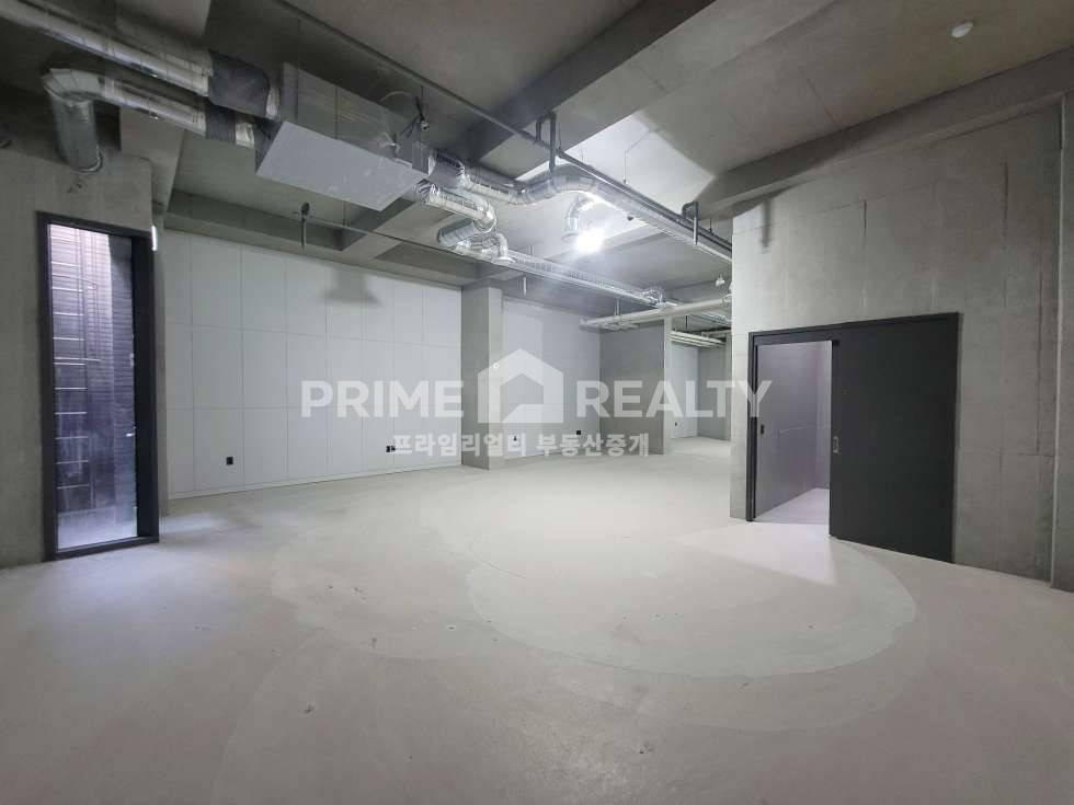 서울 강남구 역삼동 신축 첫입주 독립 출입 구조로 식음·브랜드 매장 모두 활용 가능 강남사무실임대 강남스튜디오임대 월세 매물번호 10551 사진 1