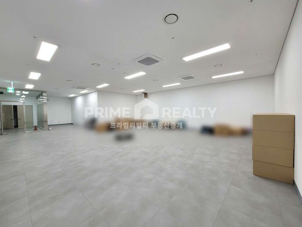 서울 강남구 논현동 논현동 학동역 1분 신축 첫입주, 층고 높은 지하 스튜디오, 갤러리 추천 월세 매물번호 10520 사진 1