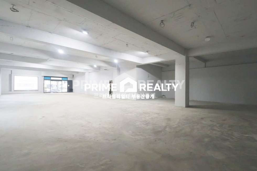서울 강남구 역삼동 역삼동 1층 사무실 임대 대로변 랜드마크 입지 층고 4.1m 전용 95평 무권리 월세 매물번호 10511 사진 1