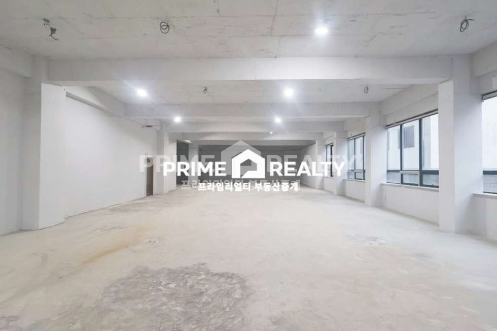 서울 강남구 역삼동 역삼동 1층 사무실 임대 대로변 랜드마크 입지 층고 4.1m 전용 95평 무권리 월세 매물번호 10511 사진 7