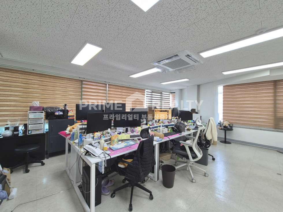 서울 강남구 신사동 신사동 사무실 임대 │ 신사역 도보 2분 │ 깔끔한 구조 + 화이트톤 │ 전용 37평│강남사무실임대 월세 매물번호 10272 사진 4