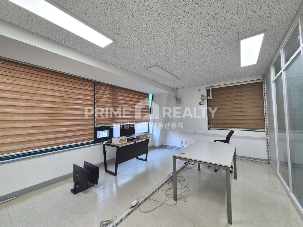 서울 강남구 신사동 신사동 사무실 임대 │ 신사역 도보 2분 │ 깔끔한 구조 + 화이트톤 │ 전용 37평│강남사무실임대 월세 매물번호 10272 사진 5