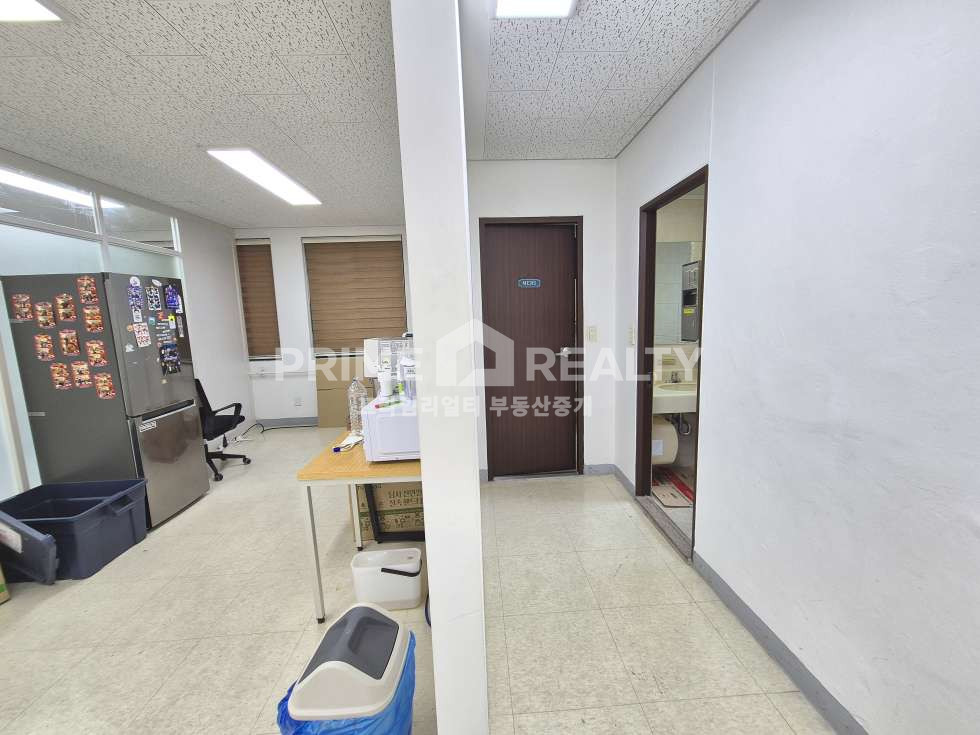 서울 강남구 신사동 신사동 사무실 임대 │ 신사역 도보 2분 │ 깔끔한 구조 + 화이트톤 │ 전용 37평│강남사무실임대 월세 매물번호 10272 사진 7