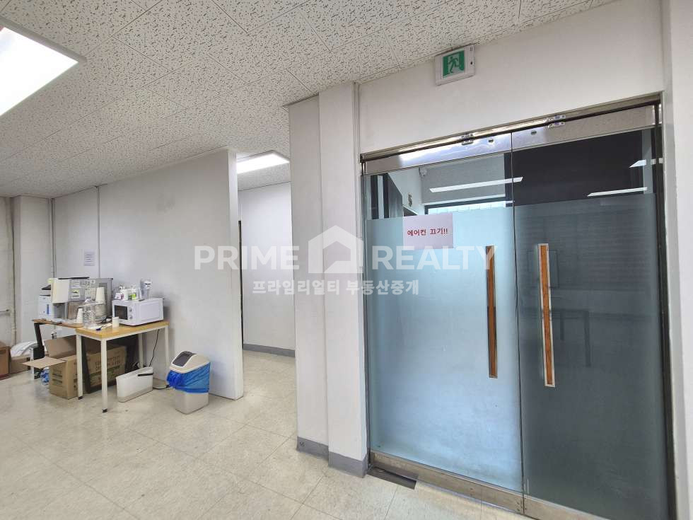서울 강남구 신사동 신사동 사무실 임대 │ 신사역 도보 2분 │ 깔끔한 구조 + 화이트톤 │ 전용 37평│강남사무실임대 월세 매물번호 10272 사진 11