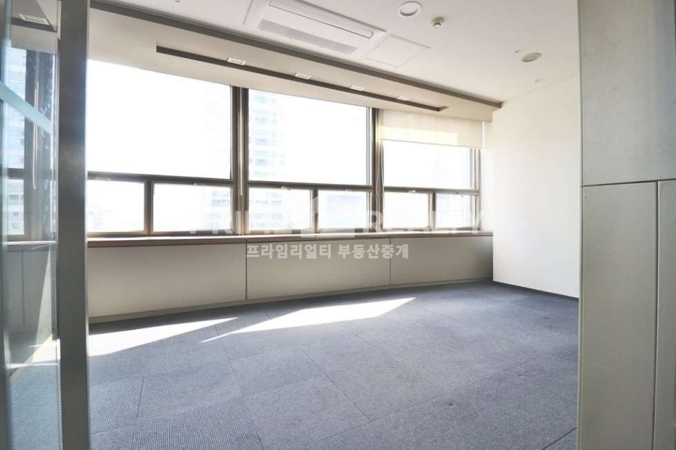 서울 강남구 삼성동 테헤란로 글라스빌딩 10층 대형 사무실 임대 전용 약 110평 룸7 + 대회의실 인테리어사무실 강남사무실임대 월세 매물번호 10934 사진 3