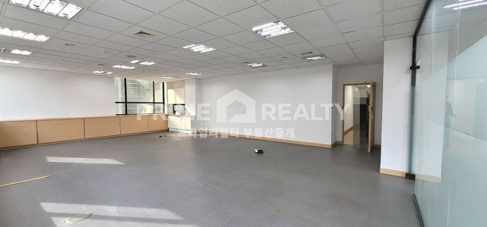 서울 강남구 논현동 논현동 사무실 임대 도산대로 대로변 자주식주차 관리잘됨 강남사무실임대 월세 매물번호 10502 사진 2