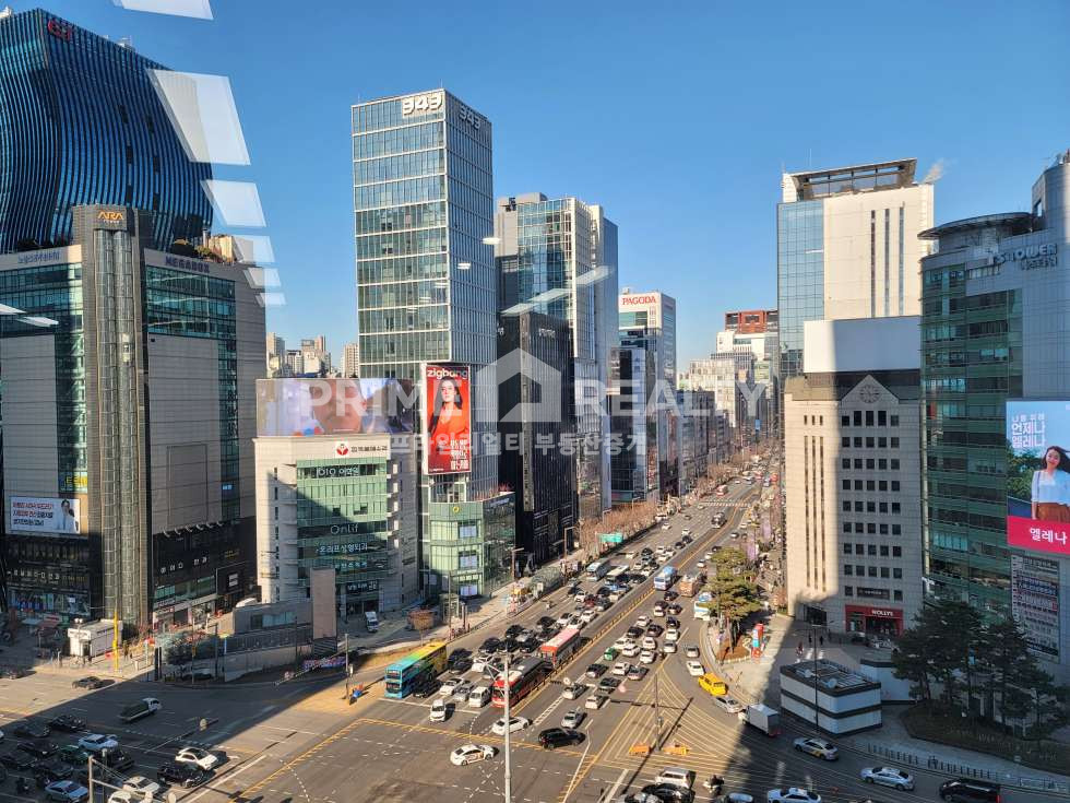 서울 강남구 역삼동 강남역 사거리 대로변 │ 전용 56평 10층 오피스 즉시입주 강남역 지하연결 강남사무실임대 월세 매물번호 10751 사진 1
