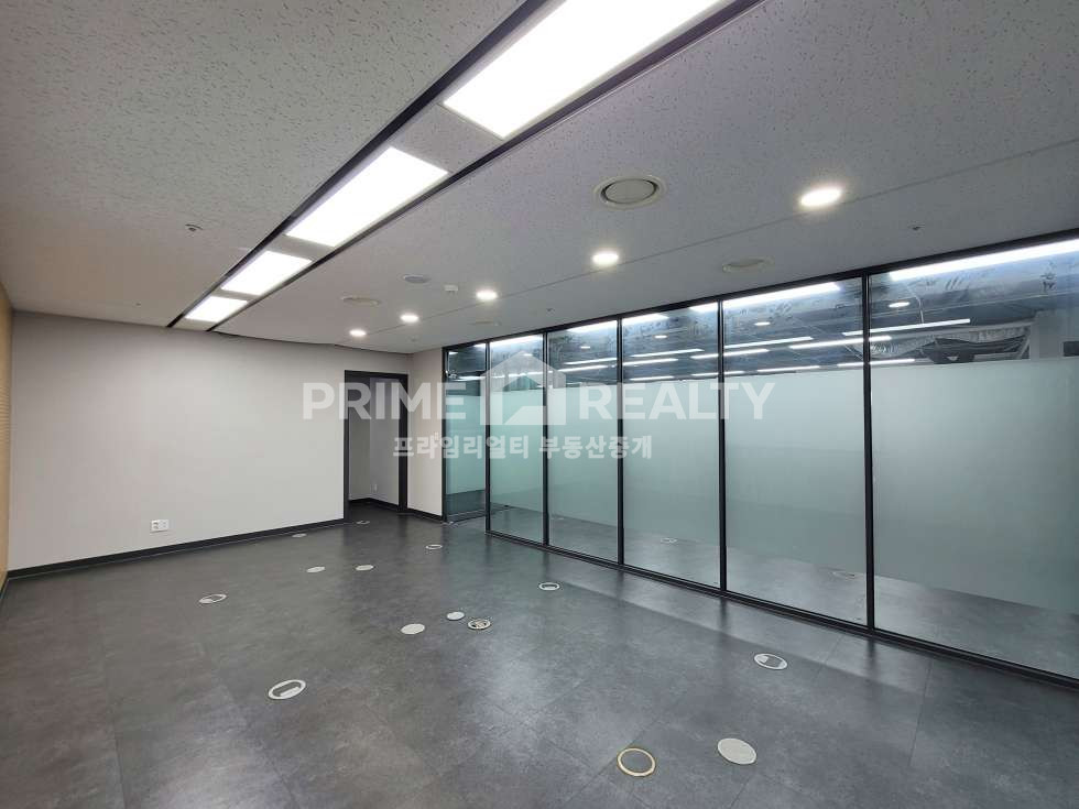 서울 강남구 역삼동 강남역 사거리 대로변 │ 전용 56평 10층 오피스 즉시입주 강남역 지하연결 강남사무실임대 월세 매물번호 10751 사진 7