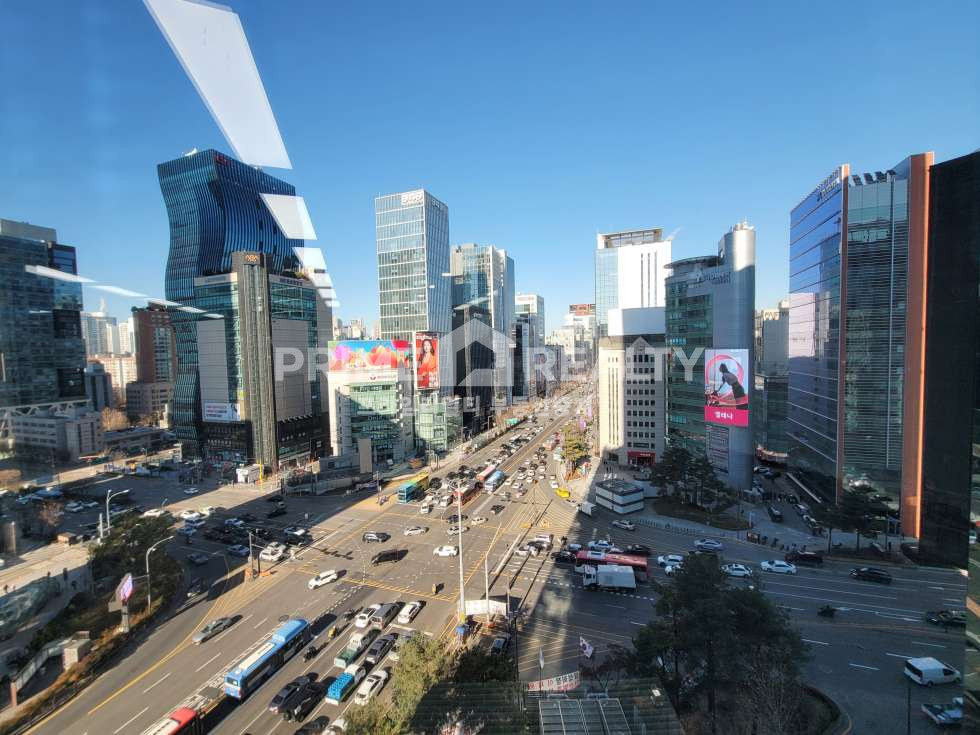 서울 강남구 역삼동 강남역 사거리 대로변 │ 전용 56평 10층 오피스 즉시입주 강남역 지하연결 강남사무실임대 월세 매물번호 10751 사진 10