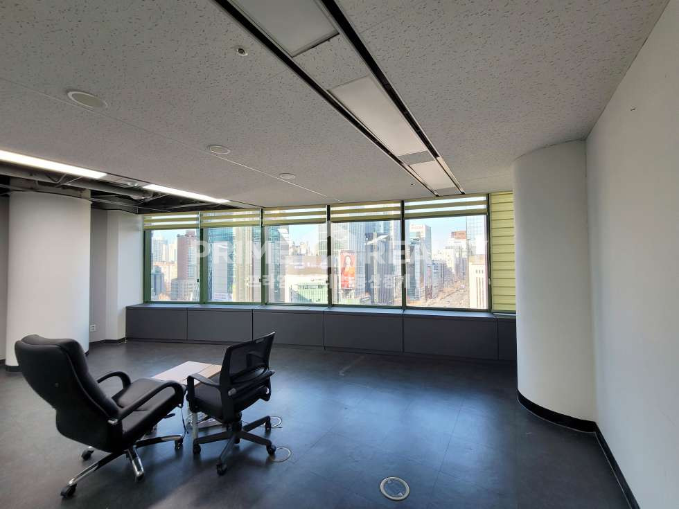 서울 강남구 역삼동 강남역 사거리 대로변 │ 전용 56평 10층 오피스 즉시입주 강남역 지하연결 강남사무실임대 월세 매물번호 10751 사진 11