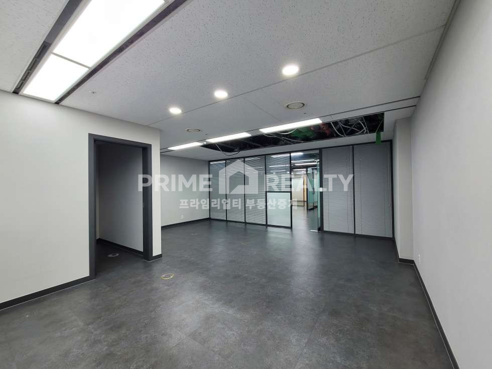 서울 강남구 역삼동 강남역 사거리 대로변 │ 전용 56평 10층 오피스 즉시입주 강남역 지하연결 강남사무실임대 월세 매물번호 10751 사진 13