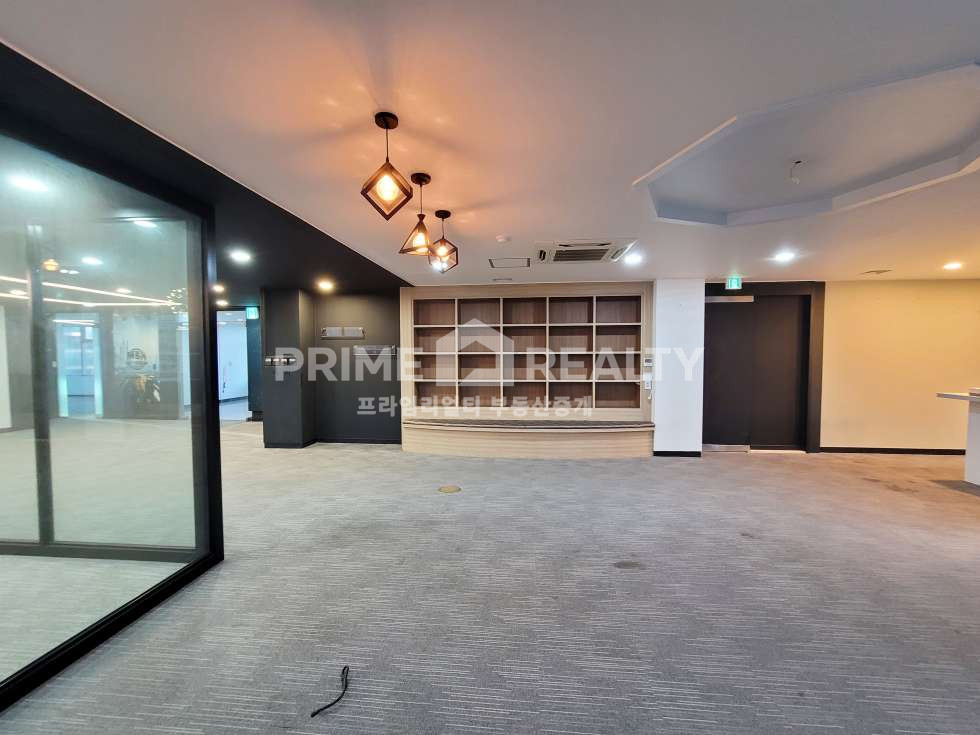 서울 강남구 역삼동 역삼역 바로 앞 │ 전용 102평 SS급 인테리어 대형 사무실 강남 테헤란로 대로변 사무실 임대 월세 매물번호 10746 사진 5