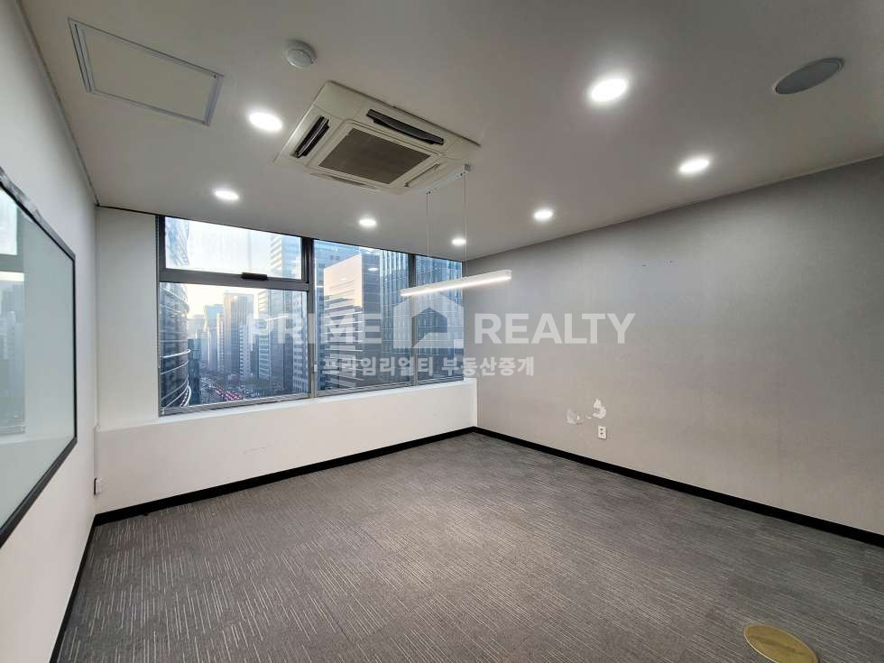 서울 강남구 역삼동 역삼역 바로 앞 │ 전용 102평 SS급 인테리어 대형 사무실 강남 테헤란로 대로변 사무실 임대 월세 매물번호 10746 사진 8