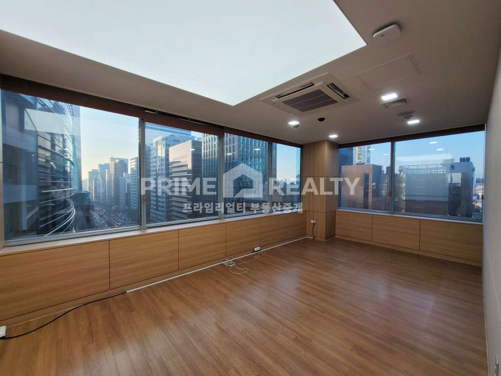 서울 강남구 역삼동 초역세권 대로변 │ 전용 102평 테헤란로 프라임 오피스 역삼역 1분 강남 사무실임대 월세 매물번호 10745 사진 1