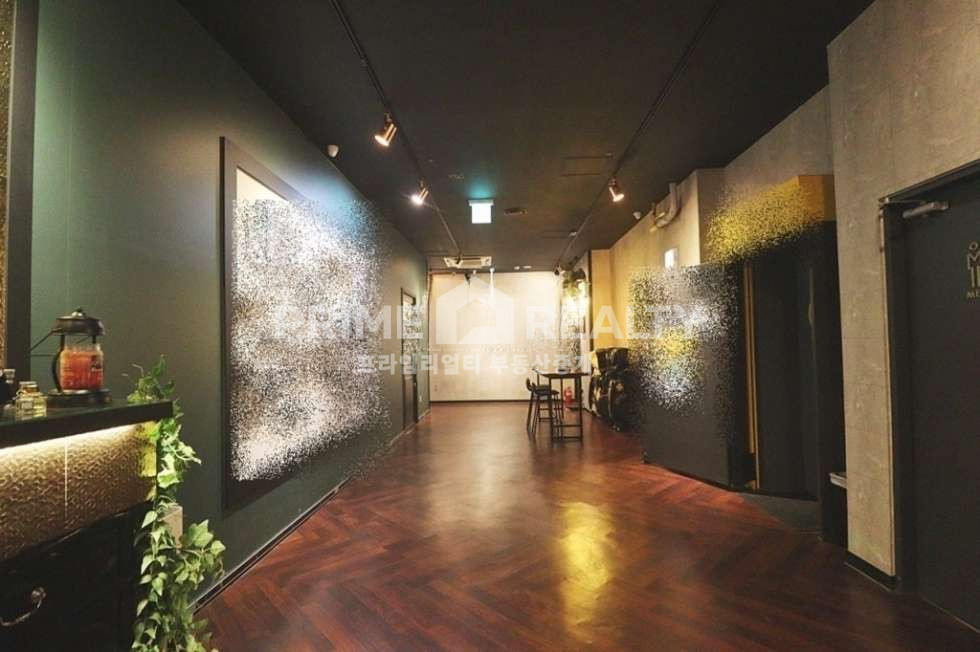 서울 강남구 논현동 논현동 전용 140평 대형 상업공간 — 스크린골프·PT·운동시설 추천 월세 매물번호 10575 사진 2