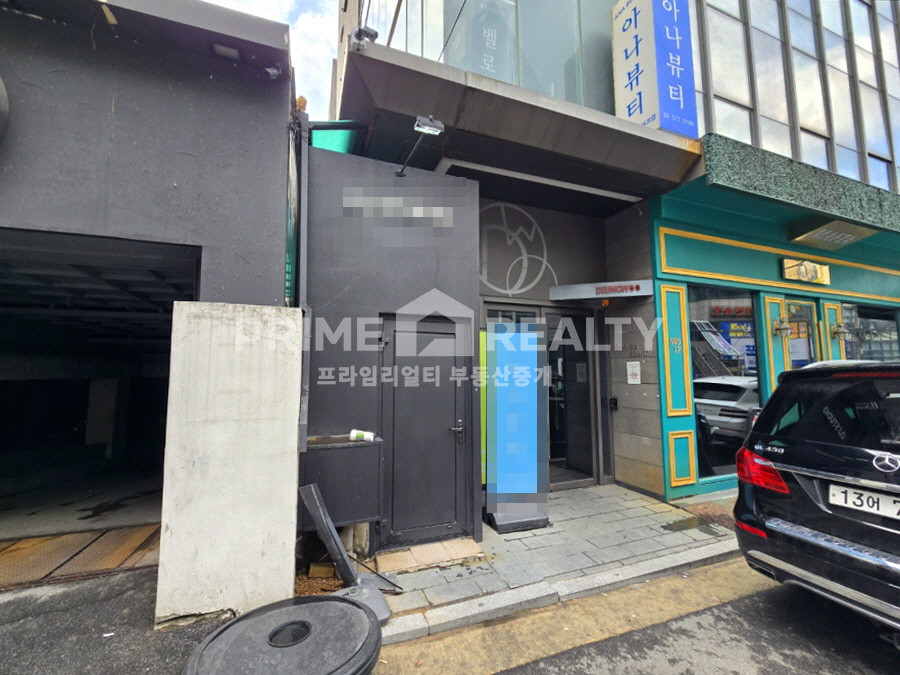 서울 강남구 신사동 신사동 스튜디오 임대 │ 압구정역 도보 9분 │ 단독출입구·층고 높음 │전용 50평 │강남스튜디오임대│강남사무실임대 월세 매물번호 10499 사진 4