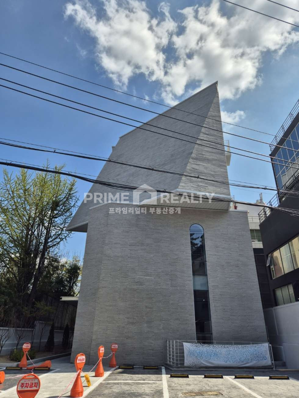서울 강남구 논현동 논현동 사옥 임대 │ 신축 첫입주 │ 연면 334평│ 신사역 , 학동역 도보 7분│강남사옥임대│강남사무실임대│강남통임대 월세 매물번호 10347 사진 3