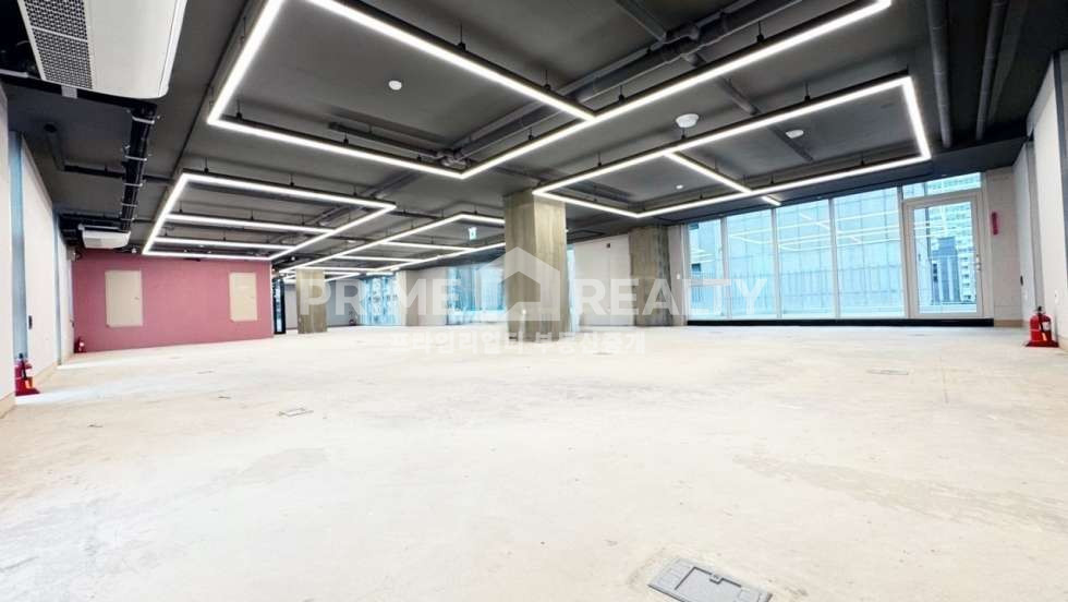 서울 강남구 역삼동 역삼동 사옥 임대 │역삼역 도보 10분 │ 지상 9층 통임대 │ 연면 559평│강남사옥임대│강남통임대│강남사무실임대 월세 매물번호 10339 사진 6