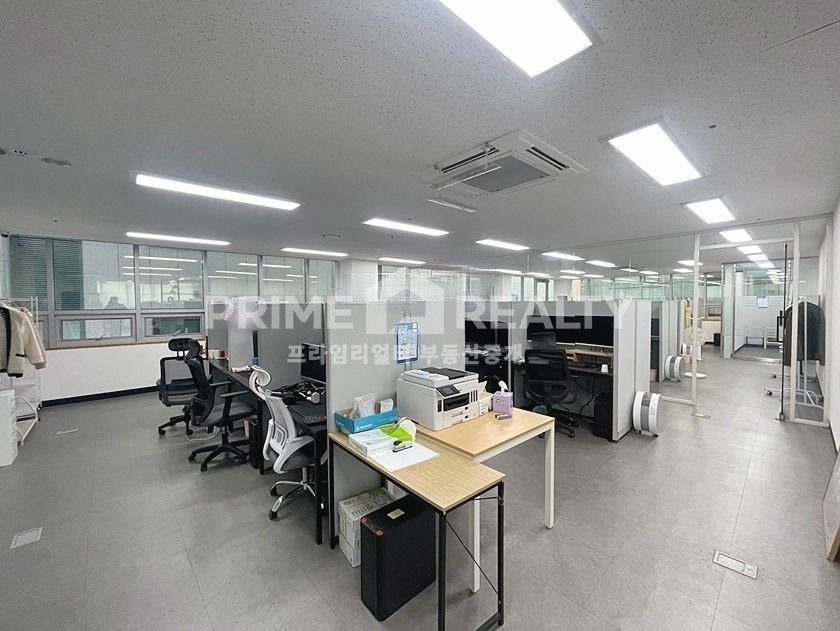 서울 강남구 역삼동 역삼동 사무실 임대 │ 역삼역 도보 1분 │ 대로변 + 고층뷰 + 연층 가능 │ 전용 98평│강남사무실임대 월세 매물번호 10336 사진 1