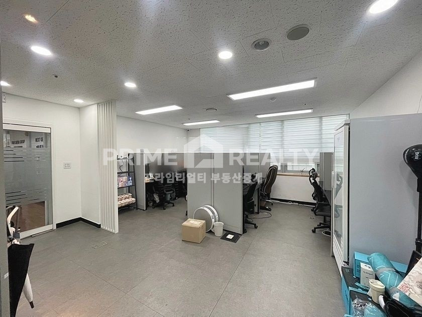 서울 강남구 역삼동 역삼동 사무실 임대 │ 역삼역 도보 1분 │ 대로변 + 고층뷰 + 연층 가능 │ 전용 98평│강남사무실임대 월세 매물번호 10336 사진 2
