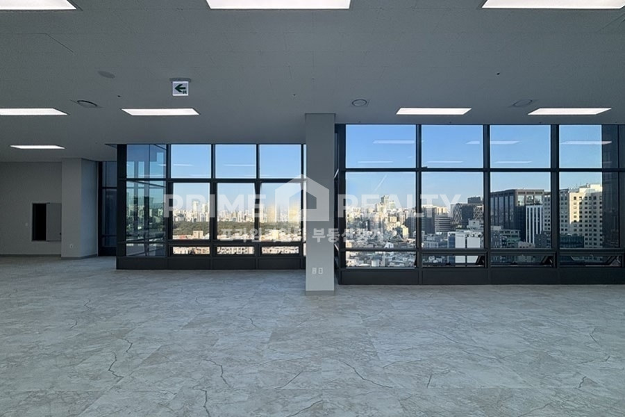서울 강남구 역삼동 역삼동 사무실 임대 │ 선릉역 도보 8분 │ 대로변 고층 전망 │ 전용 65평│강남사무실임대 월세 매물번호 10318 사진 2