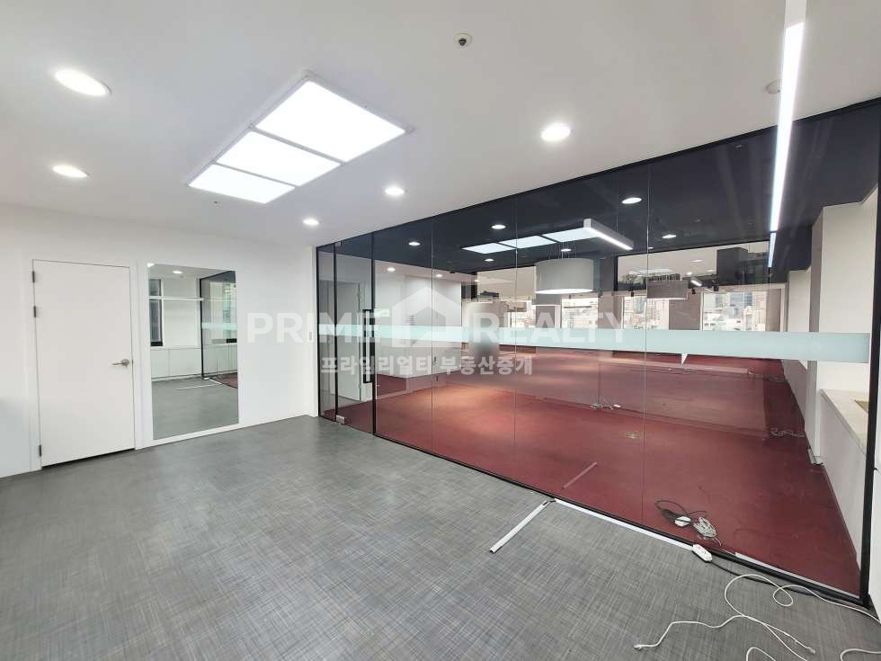 서울 강남구 논현동 논현동 학동역 인근 3층 대형 사무실 임대 전용 175평 룸5 대로변 인테리어 최상 즉시입주 월세 매물번호 10870 사진 11