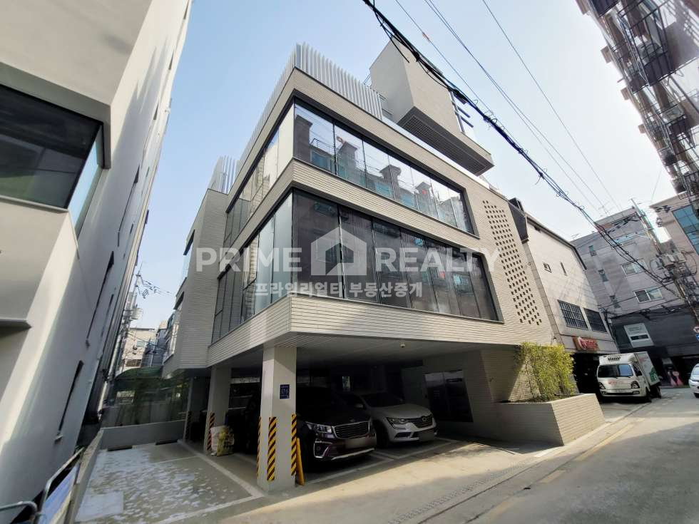 서울 강남구 신사동 주건축물제1동 신사동 압구정역 신축 첫입주 통임대 사옥 연면적 약 170평 강남사무실임대 강남사옥임대 월세 매물번호 10827 사진 1