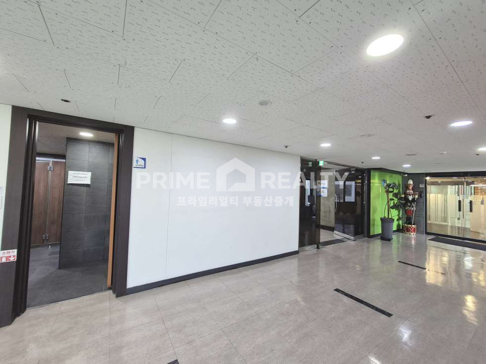 서울 강남구 논현동 신논현역 사무실 임대 │ 전용 110평 │ 테라스 포함 대형 오피스 │ 즉시 입주 가능 월세 매물번호 10144 사진 11