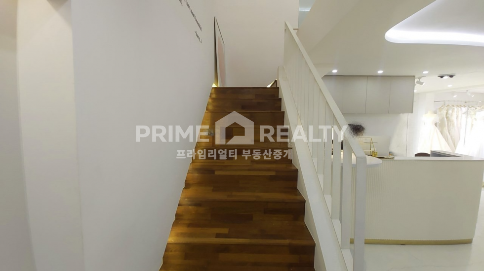 서울 강남구 청담동 학동사거리 통임대 │ 도산대로 이면 │ 단독 소형 사옥 │ 연면 79평 월세 매물번호 10167 사진 3