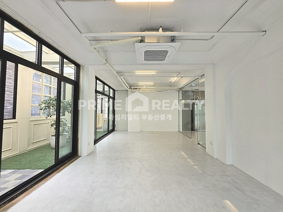 서울 강남구 청담동 청담동 사무실 임대 │ 청담역 도보 1분 초역세권 │ 전용 32평 │ 합리적 비용 월세 매물번호 10174 사진 3